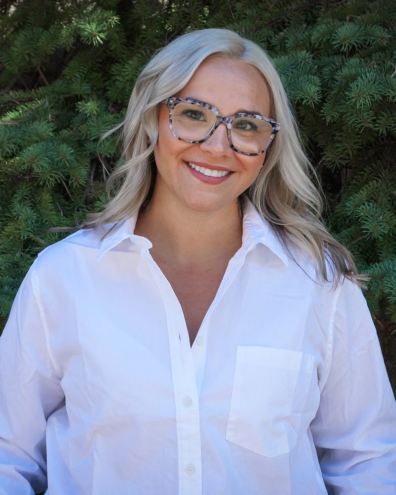 Carly Fex, Registered Psychotherapist and owner of Glowing Hearts Psychotherapy