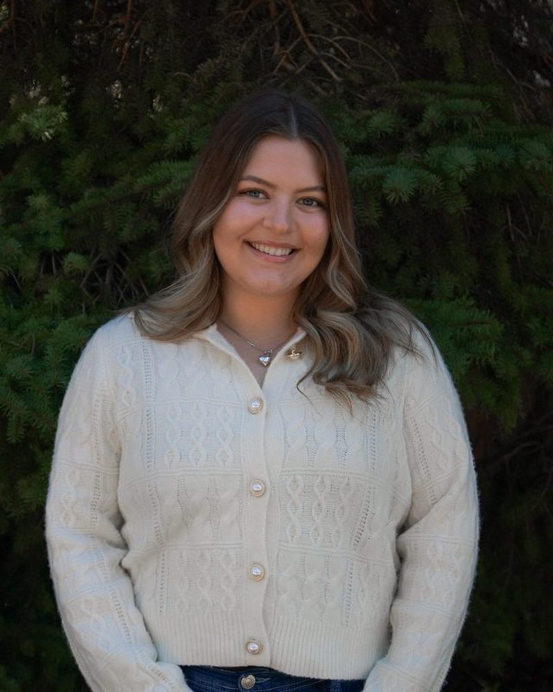 Noemi Moncayo, Office Administrator